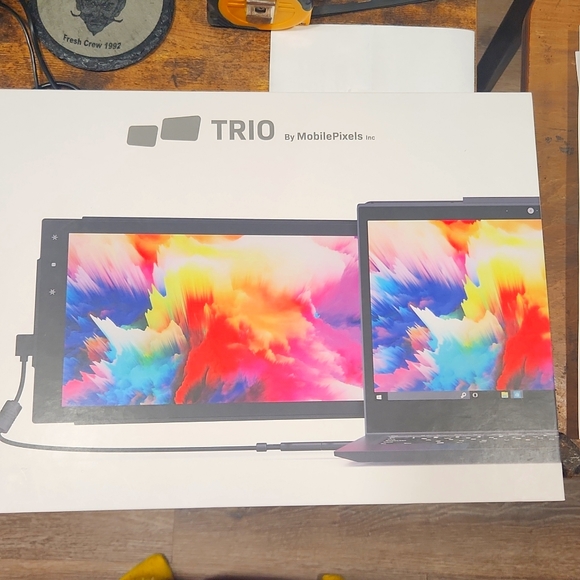 Laptop monitor - came with no clip but works great without it! - Picture 1 of 2